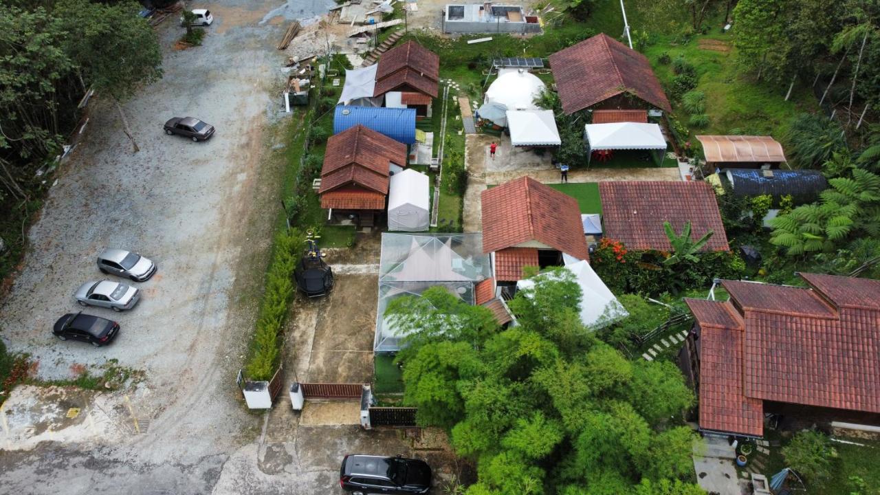 Genting Greenwoods Tiny Houses & Events Hall เก็นติงไฮแลนด์ ภายนอก รูปภาพ