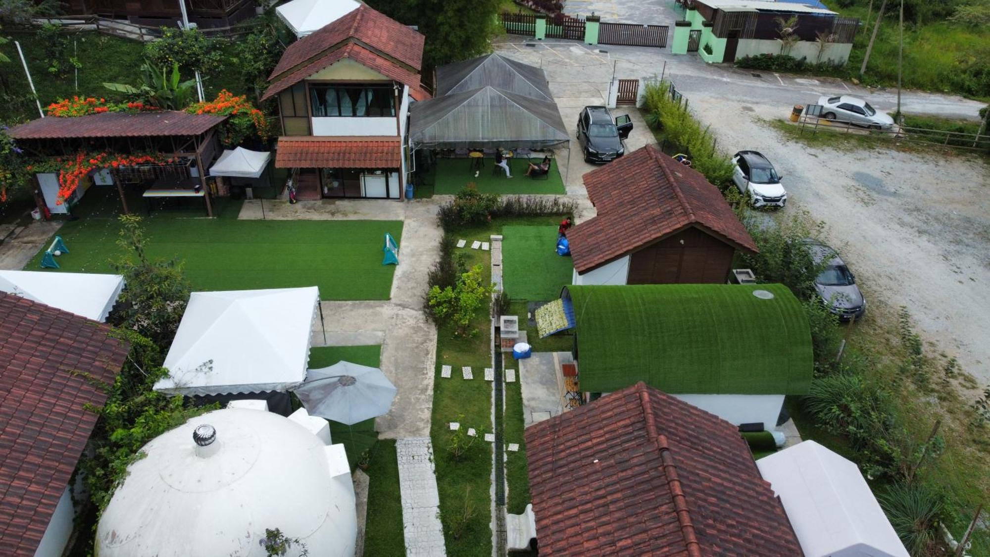Genting Greenwoods Tiny Houses & Events Hall เก็นติงไฮแลนด์ ภายนอก รูปภาพ